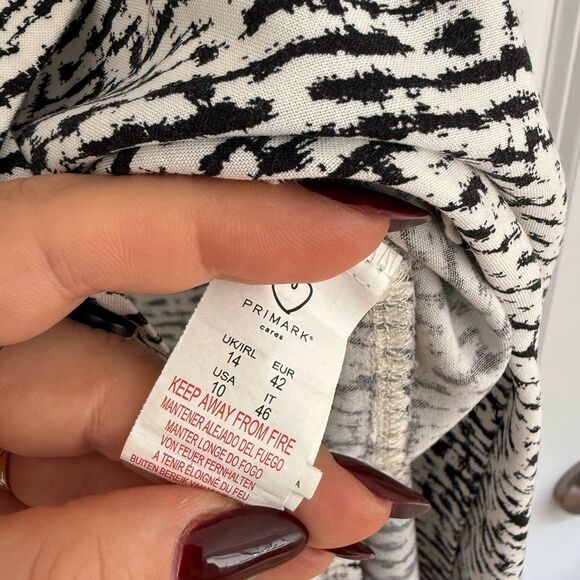 Primark Printed Maxi Dress with Belt - Picture 10 of 11